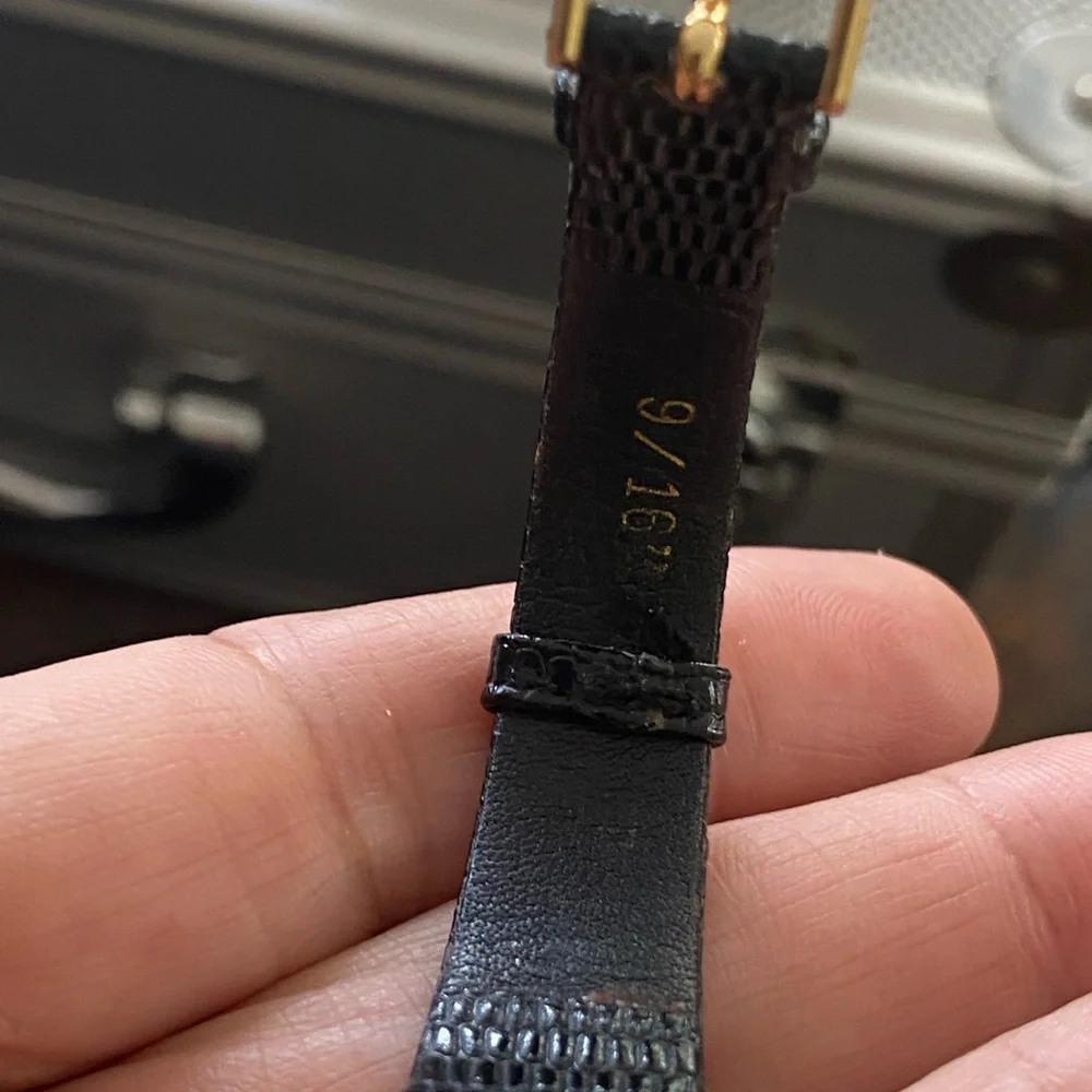 🌷sold🌷Givenchy Ladies watch - Picture 8 of 8